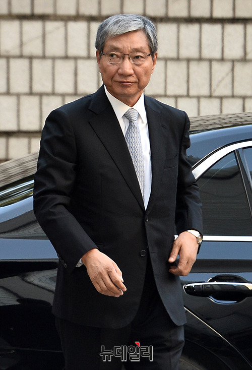 ▲ 법원 출석하는 장충기 전 미래전략실 차장