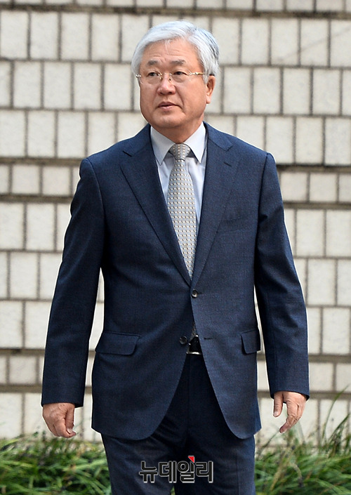 ▲ 법원 출석하는 박상진 전 삼성전자 사장