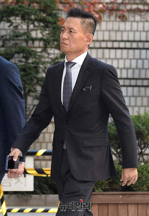 ▲ 법원 출석하는 황성수 전 삼선전자 전무