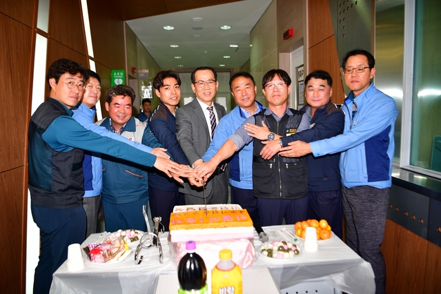 ▲ 월성본부가 최근 신월성 1호기 4주기 연속 무고장 안전운전 달성 기념행사를 하고 있다.ⓒ월성본부