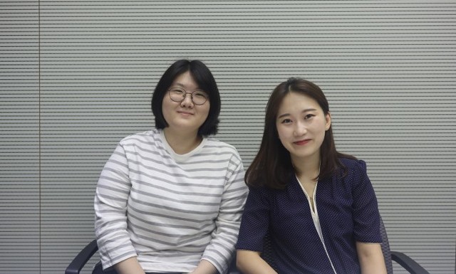 ▲ '미스 론리하트'의 박강서 작가(좌)와 박은주 작곡가.ⓒ엠비제트컴퍼니