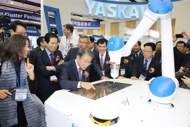 ▲ 2019 대구 국제 기계산업대전이 오는 5일부터 8일까지 엑스코에서 열린다.(지난해 행사 모습)ⓒ대구시