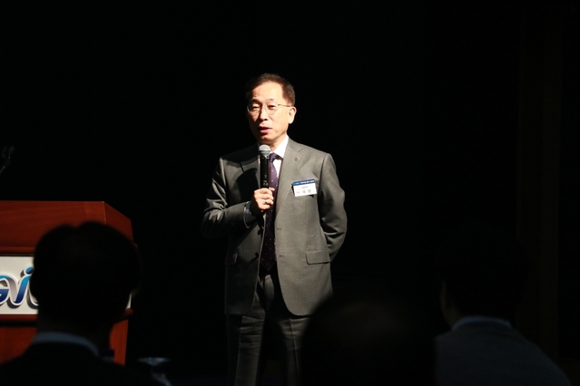 ▲ ‘DGIST 지역기업 협력교류회’에서 DGIST 국양 총장이 특강을 진행하고 있다.ⓒDGIST