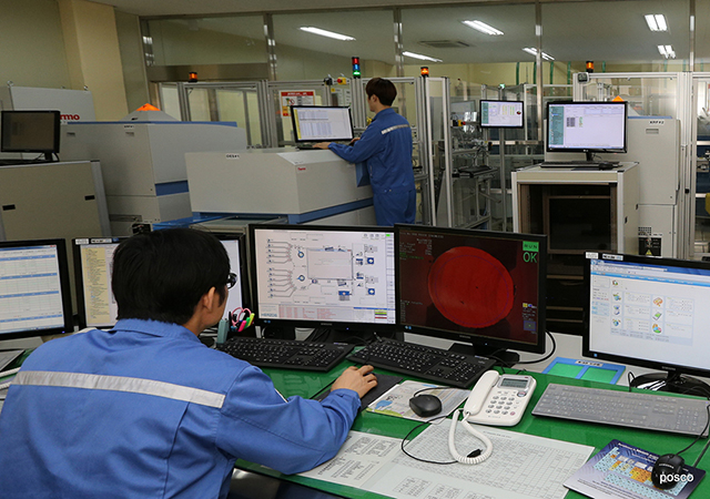 ▲ 포항제철소(소장 오형수)가 11월 한달을 '품질의 달'로 지정하고 세계 최고 품질의 철강제품을 생산하기 위한 품질관리 활동에 적극 나선다.ⓒ포항제철소