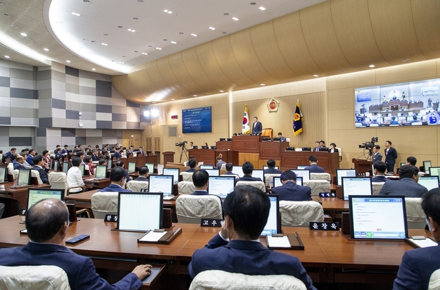 ▲ 경북도의회(의장 장경식)는 6일부터 12월 20일까지 45일간 일정으로 제312회 제2차 정례회를 갖고 행정사무감사를 펼치고 각종 안건처리를 한다.ⓒ경북도의회