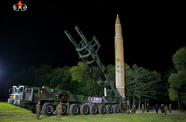 ▲ 북한이 2017년 7월 발사한 '화성-14형' 장거리 탄도미사일. ⓒ뉴시스. 무단전재 및 재배포 금지.