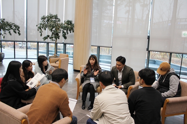 ▲ 대구시가 6일부터 3일간 한국산업단지공단에서 12개 공기업·공공기관과 지역 인재 역량강화 공공캠퍼스를 개최한다.(사진은 지난해 선배와의 대화 모습)ⓒ대구시