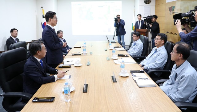 ▲ 양승조 충남지사가 6일 태안군을 방문해 ‘서해안 해양생태 관광 거점 도시’로의 육성 계획을 밝히고 있다.ⓒ충남도