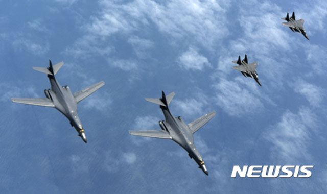 ▲ 2017년 7월 한국에서 처음으로 실탄사격을 실시한 미공군 B-1B 전략 폭격기. ⓒ뉴시스. 무단전재 및 재배포 금지.