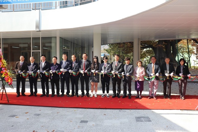 ▲ 한국바이오마이스터고등학교 기숙사 마이스터학사 준공식 이 7일 진천군 진천읍 바이오마이스터고에서 열렸다. ⓒ충북도교육청