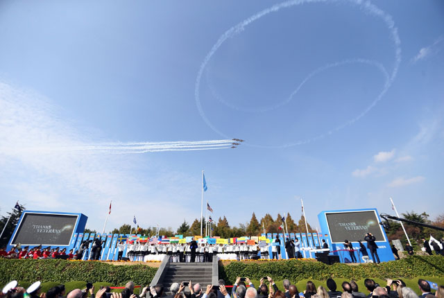 ▲ 지난해 11월 11일 부산 유엔기념공원에서 열린 턴 투워드 부산 추모행사. ⓒ국가보훈처 제공.