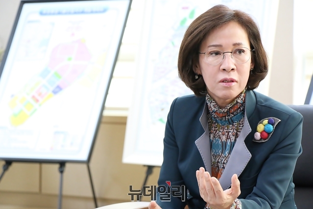▲ 이인선 청장이 대경경자청이 진행하는 특화사업 추진 상황을 설명하고 있다.ⓒ뉴데일리
