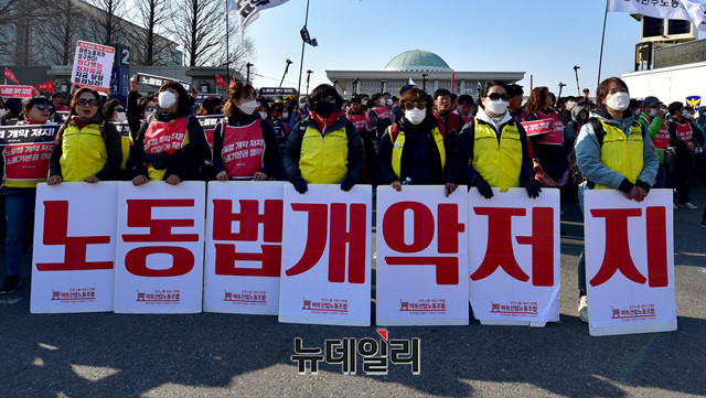 ▲ 문재인 정부들어 민주노총 조합원수는 27.4% 늘어 100만명을 넘어섰다. 이들의 집회나 시위 역시 이전 정부 대비 2배 이상 늘어났다. ⓒ뉴데일리 DB
