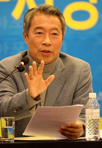 ▲ 정종섭 시당 위원장은 15일 오전 대구경북중견언론인 모임인 아시아포럼21(이사장 변태석) 정책토론회에 참석해 내년 총선과 관련한 입장을 밝히고 있다.ⓒ아시아포럼21