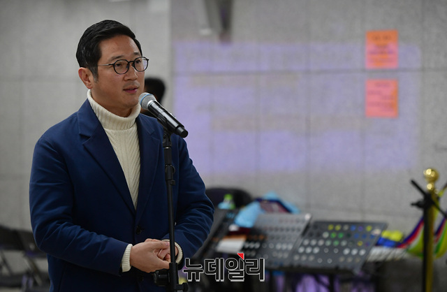 ▲ 인사말하는 김우섭 구의원.