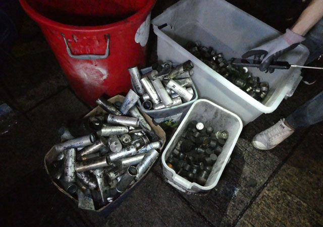 ▲ 홍콩중문대 학생들이 수거한 최루탄. 경찰은 12일 중대보위전 (中大保衛戰)에서 최루탄 1567발, 고무탄 1312발, 스폰지탄 380발을 발사했다ⓒ허동혁