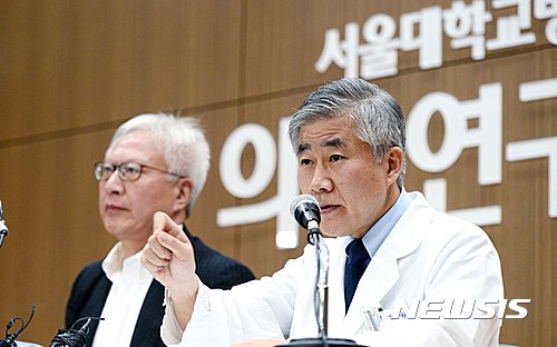 ▲ 고(故) 백남기 농민의 주치의 백선하(사진) 서울대병원 신경외과 교수가 “경찰의 살수(물대포)가 망인의 사망에 직접적인 원인이 될 수 없다”고 주장했다. 이는 그간 백씨 사망 원인을 뒤집는 것으로, 백씨의 사망 원인은 또다시 미궁에 빠졌다. ⓒ뉴시스