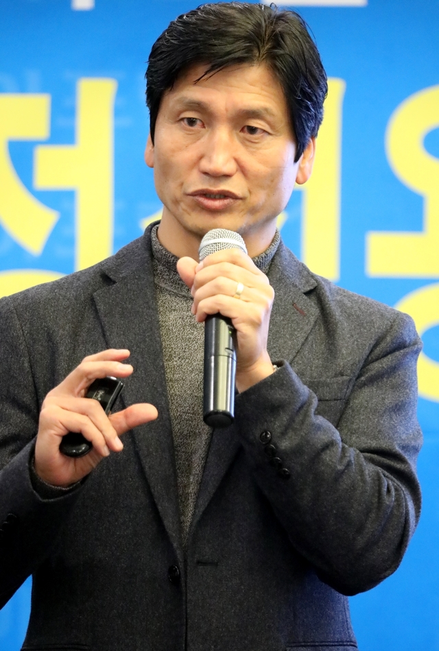 ▲ 한국 청소년 축구의 기틀을 더욱 단단히 다지는 정정용 U-20 국가대표 감독이 2021 U-20 월드컵 본선티켓을 따고 우승에 도전하고 싶다고 말했다.ⓒ아시아포럼21