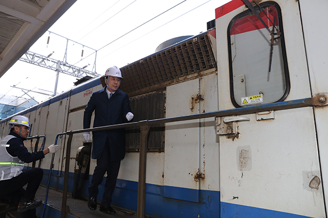 ▲ 포항시는 영일만항 인입철도 개통에 앞서 지난 18일 영일만항 인입철도 시승을 통한 막바지 점검을 실시했다.ⓒ포항시