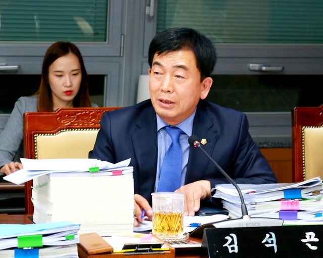 ▲ 김석곤 충남도의회 의원.ⓒ충남도의회