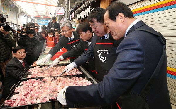 ▲ 청주 서문시장 삼겹살데이 축제 장면.ⓒ청주시