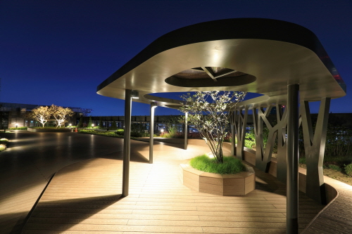 ▲ 인공지반녹화대상 대상을 수상한 강남N타워 모습. ⓒ 현대엔지니어링