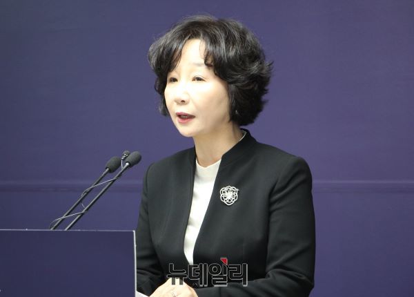 ▲ 자유한국당 세종시당 송아영 위원장이 25일 “국회 세종의사당 관련 예산 10억 원에 대해 사활을 걸고 반드시 통과시킬 것”이라고 밝히고 있다.ⓒ김동식 기자