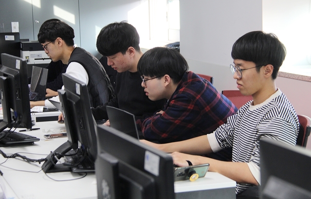 ▲ 영남이공대 사이버보안과는 지난 21일 제4회 취약점 분석 및 모의해킹 경진대회‘Y.CTF’를 개최했다. ⓒ영남이공대