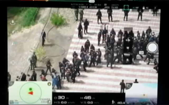 ▲ 영국과 호주, 미국 등에서는 ICIJ가 보도한, 중국의 신장 위구르 주민 강제수용소 수감 문제는 크게 보도하고 있다. 사진은 호주 ABC뉴스가 관련 보도에서 소개한 위구르 강제수용소 내부 모습. ⓒ호주 ABC 뉴스 화면캡쳐.