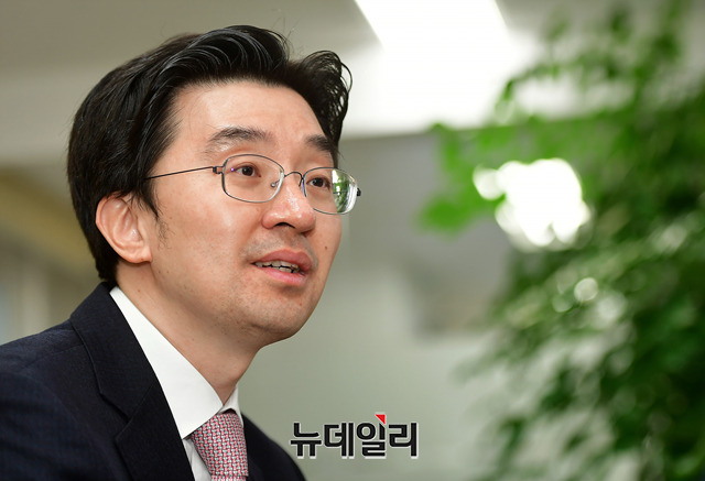 ▲ 채명성 변호사는 신간 