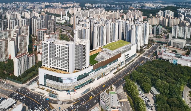 ▲ 성복역 롯데캐슬 골드타운. ⓒ 롯데건설