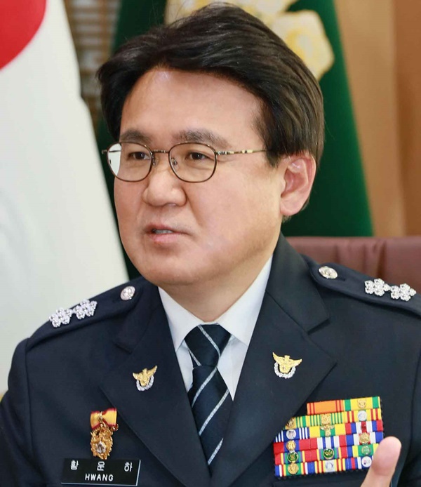 ▲ 지난달 18일 명예퇴직을 신청한 황운하 대전지방경찰청장이 경찰청으로부터 '불가 통보'를 받았다. 사유는 검찰이 '수사 중'이기 때문이다. 황 청장은 