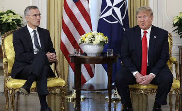 ▲ 옌스 스톨텐베르크 NATO 사무총장과 면담을 가진 뒤 기자들의 질의응답에 답하는 도널드 트럼프 미국 대통령. ⓒ연합 AP. 무단전재 및 재배포 금지.