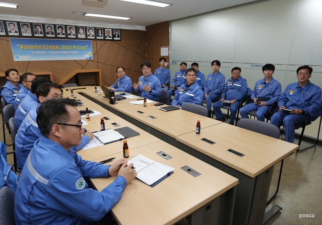 ▲ 포스코 포항제철소(소장 오형수)가 현장 신입 직원들을 대상으로 ‘OJT(On the job training) 우수사례 발표대회’를 개최했다.ⓒ포항제철소