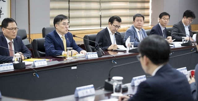 ▲ 손병두 금융위 부위원장이 5일 정부서울청사 금융위원회에서 열린 제3차 거시건전성 분석협의회에서 모두발언을 하고 있다.ⓒ금융위원회