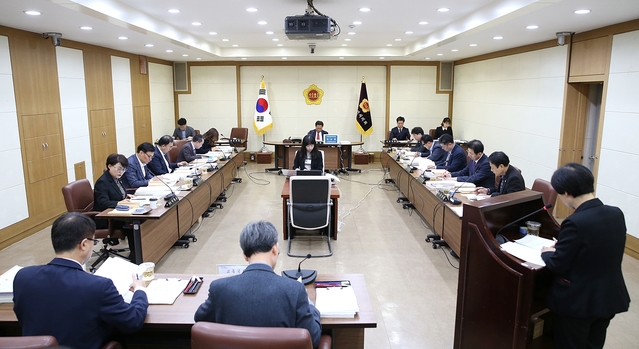 ▲ 대구시의회 예산결산특별위원회가 대구교육청 예산안을 심사하고 있다.ⓒ대구시의회