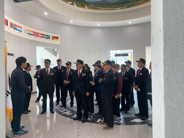 ▲ 영천전투호국기념관이 지난 10월 8일 개관 후 지역 내 군부대, 보훈단체는 물론 부산진구 재향군인회, 울산전파관리소 등과 같은 단체와 개인의 방문으로 3400여명이 호국기념관을 방문했다.ⓒ영천시