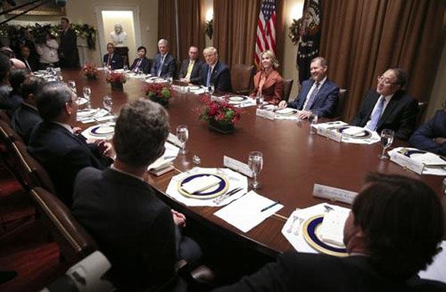 ▲ 지난 5일 백악관에서 열린 유엔 안보리 이사국 대사 초청 오찬. 트럼프 대통령은 매년 안보리 이사국 대사들을 불러 오찬을 갖고 있다. ⓒ연합 UPI. 무단전재 및 재배포 금지.