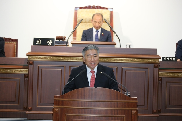 ▲ 의성군의회(의장 김영수)는 지난 10일 제2차 정례회 본회의를 개회하고 군정질문을 실시했다.ⓒ의성군의회