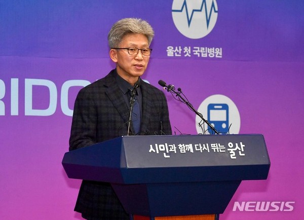 ▲ 청와대 하명 수사와 관련해 울산 경찰의 조작 수사·끼워 맞추기식 수사 정황이 드러났다. 이 때문에 일각에서는 울산 경찰이 김기현 전 울산시장에 대해 ‘억지 수사’를 했다는 비판이 나온다. 사진은 김 전 시장 관련 수사의 참고인으로 출석한 송병기 울산 경제 부시장. ⓒ뉴시스