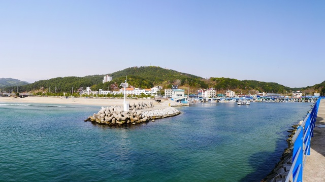 ▲ 해양수산부가 주관한 ‘2020년 어촌뉴딜300’ 공모사업에 선정된 양양 '기사문항'. 양양군은 이번 사업 선정으로 국비 72억원을 확보하면서 기사문항 일원을 어업과 해양관광이 공생하는 미래형 어촌마을을 조성하게 된다.ⓒ양양군