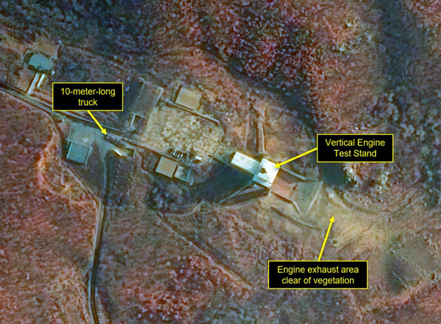 ▲ '38노스'가 지난 12일(현지시간) 공개한 서해 동창리 미사일 시험장 수직발사대 위성사진. ⓒ38노스 화면캡쳐.