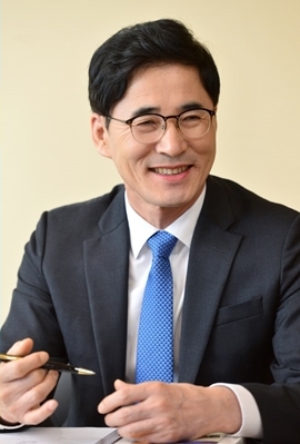 ▲ 지난 9월 입당 보류가 됐던 김장주 전 경북도 행정부지사가 16일 자유한국당에 입당했다.ⓒ김 전 부지사