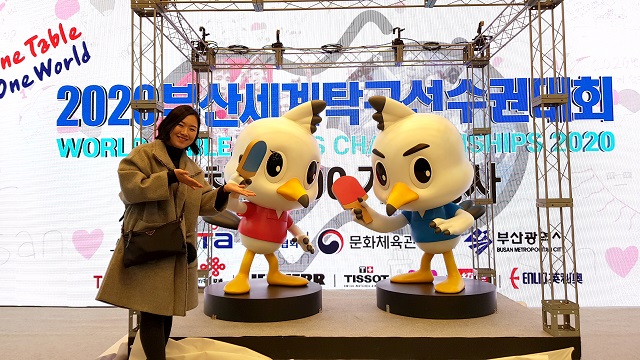 ▲ 영덕군청 강민정 실무관이 아나(ANNA) 와 온나(ONNA)마스코트로 최우수상을 받았다.ⓒ영덕군