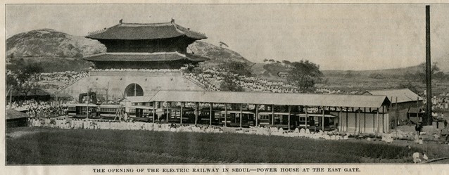 ▲ 1899년 동대문에서 열린 전차개통식 ⓒ한전 자료