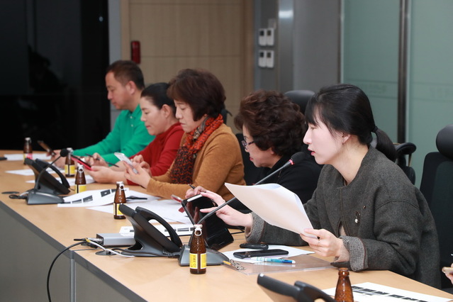 ▲ 예천군은 군민소통 활성화를 위해 18일 군청 재난상황실에서 SNS 반딧불이 홍보단을 대상으로 유튜브 교육 및 간담회를 열었다.ⓒ예천군