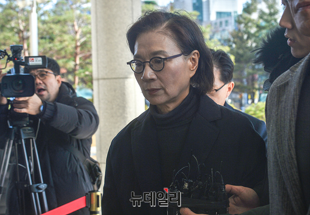 ▲ 20일 고 조양호 한진그룹 회장 부인 이명희씨는 관세법 위반 혐의로 인천지방법원에 출석했다ⓒ박성원 기자