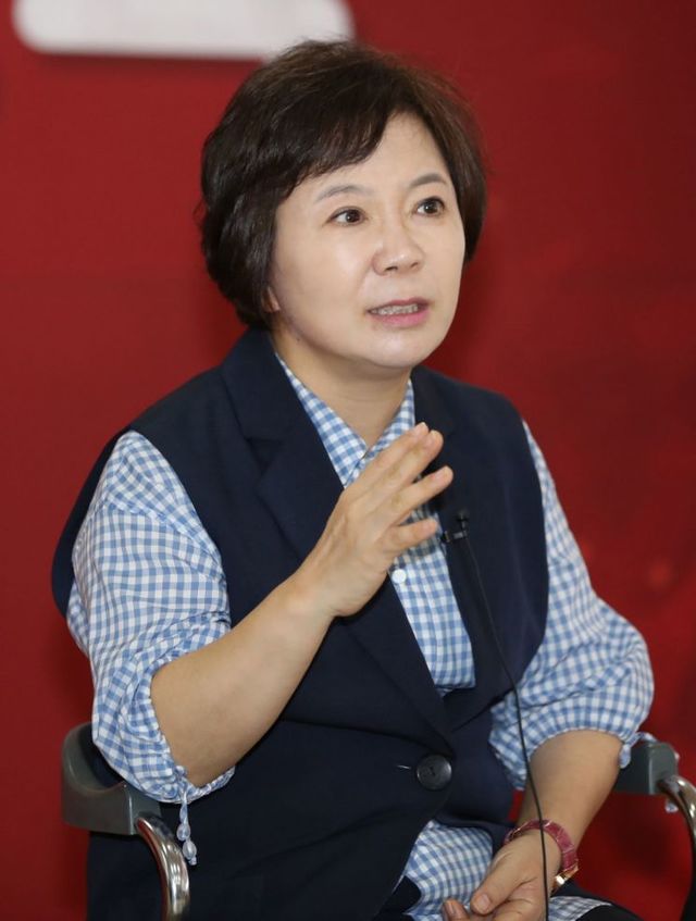 ▲ 정미경 자유한국당 최고위원이 지난 19일 당 최고위원회에서 행정안전부가 추진하는 주민등록번호 체계 개편에 대해 