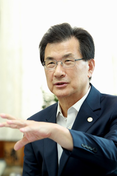 ▲ 이시종 충북도지사.ⓒ충북도