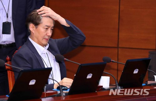 ▲ 조국 전 법무장관의 딸 조민(28)씨가 지난달 부산대 의학전문대학원(의전원) 4학년 진급 시험에 합격한 것으로 알려졌다. 조씨는 3수(修) 끝에 내년 의사 시험에 한 발 다가서게 됐다. 사진은 조국 전 법무부 장관. ⓒ뉴시스